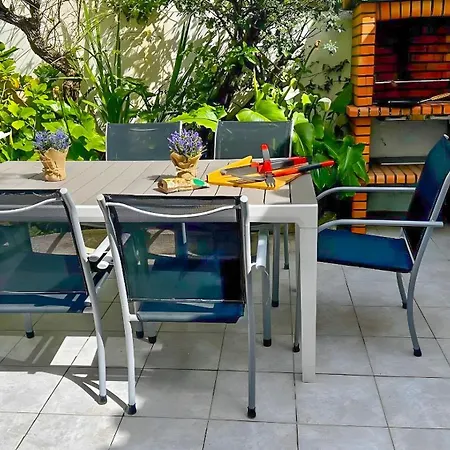 Patio Privado Com Churrasqueira By Ferias Em Figueira * 菲盖拉-达福什